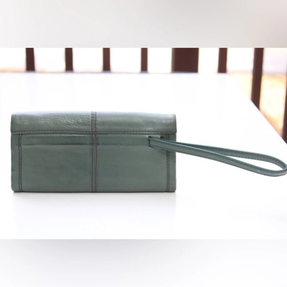Hobo Original Keen wristlet - Picture 15 of 15